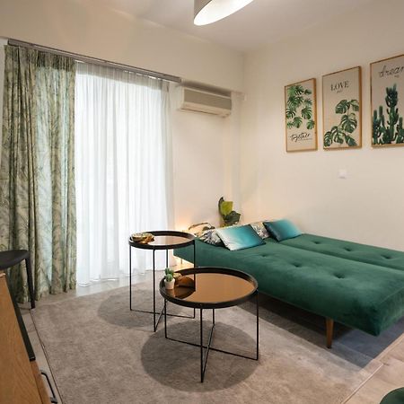 Tropicana Athena Bagian luar foto
