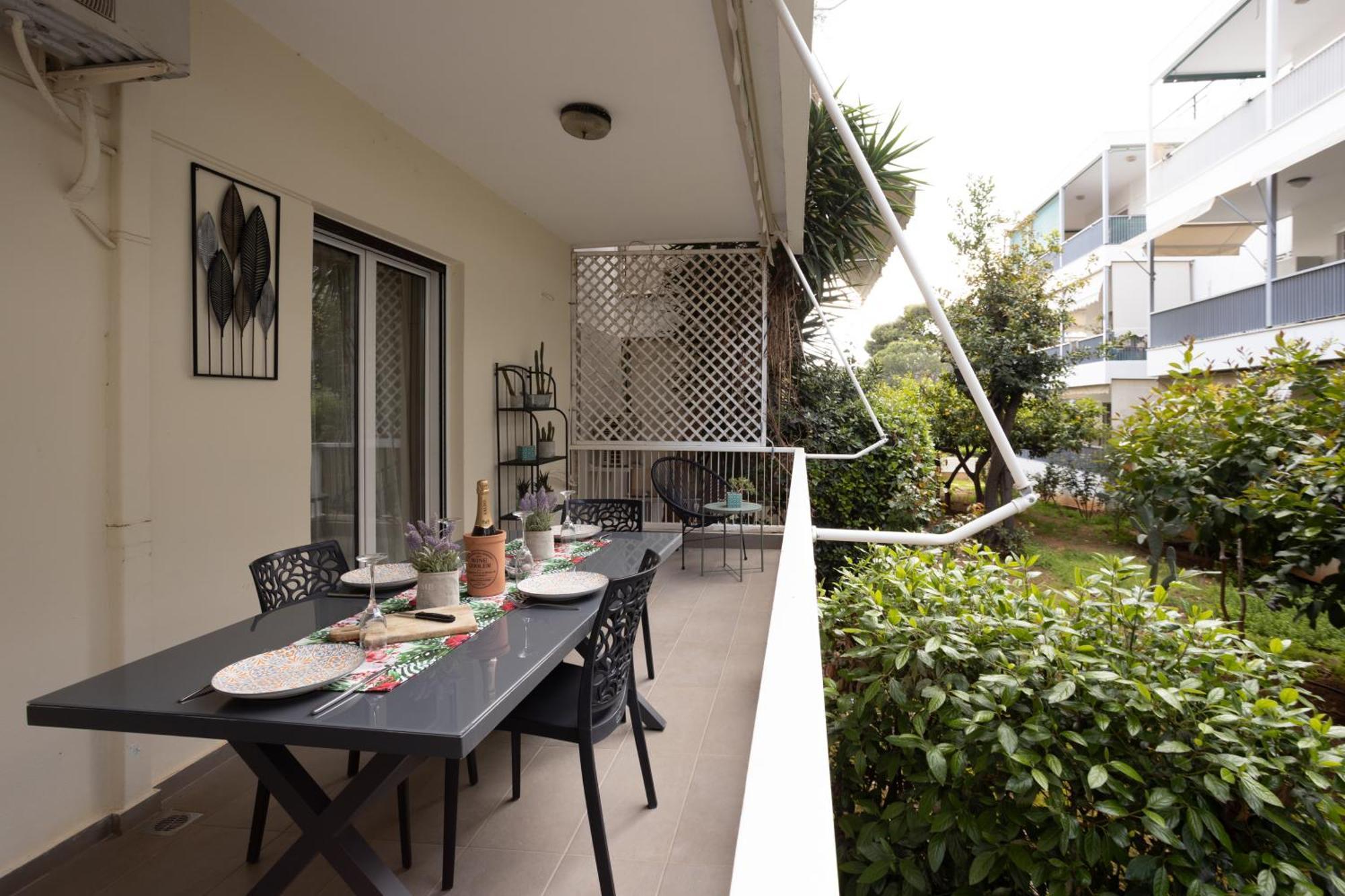Tropicana Athena Bagian luar foto