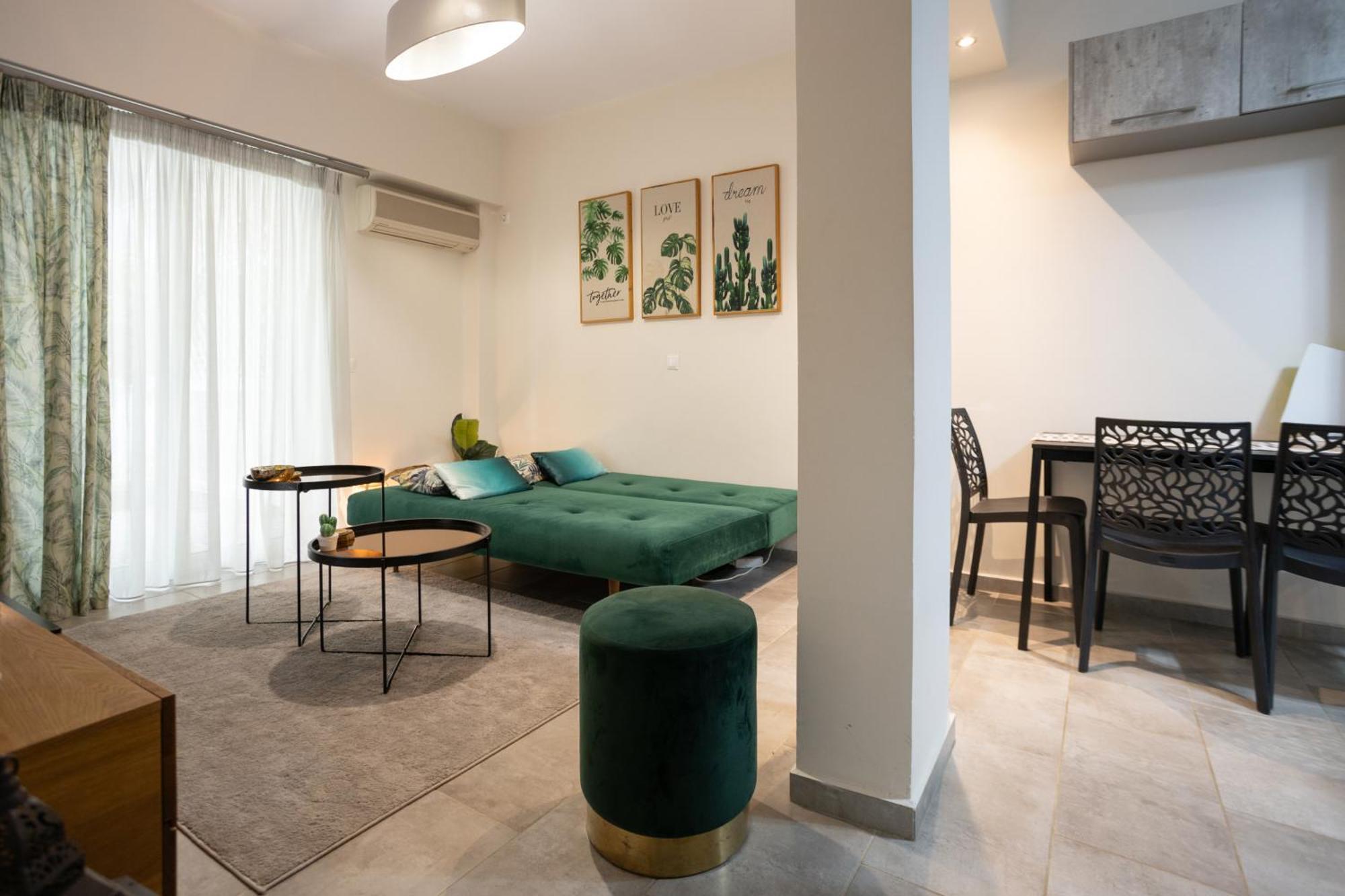 Tropicana Athena Bagian luar foto