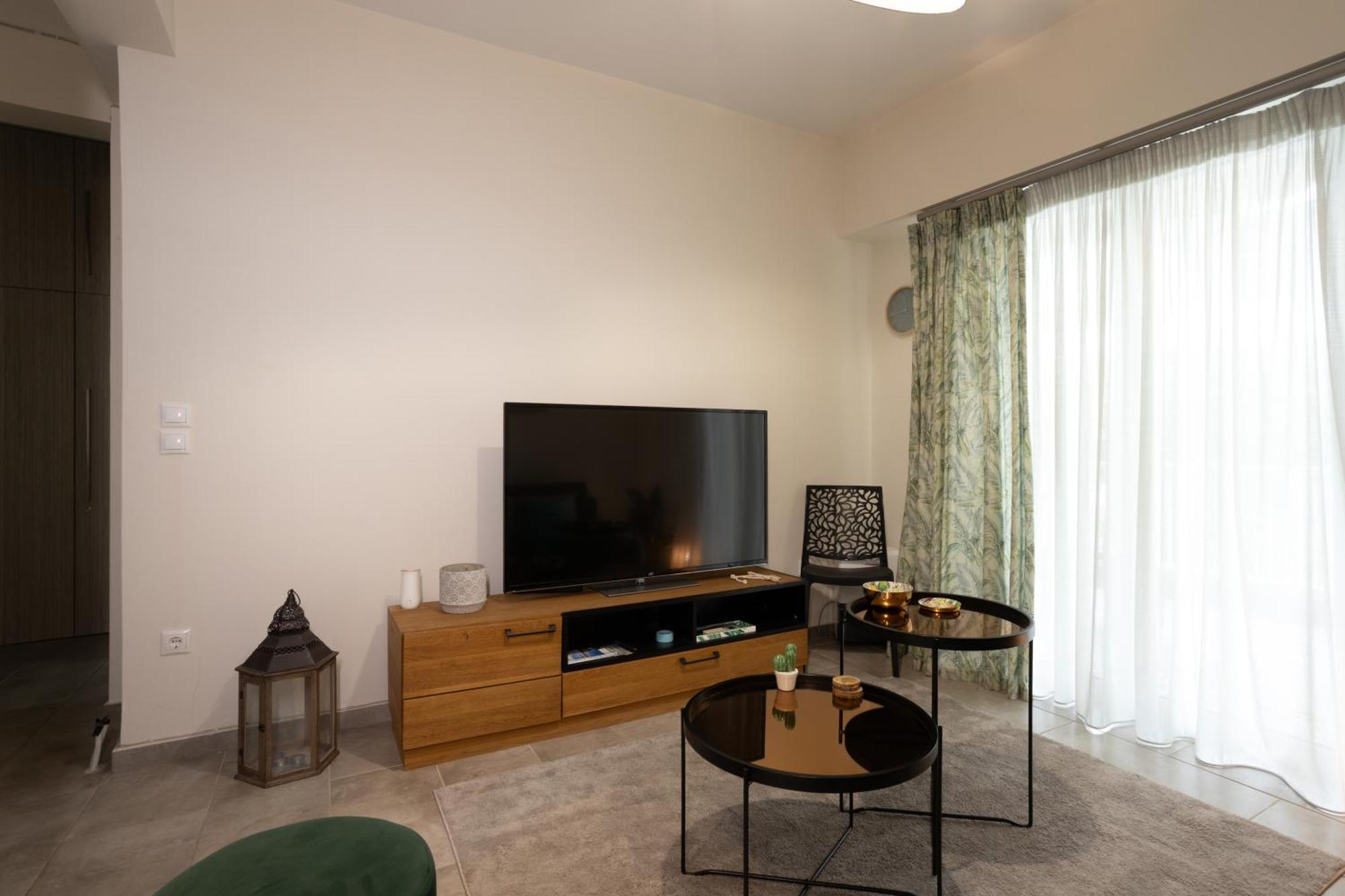 Tropicana Athena Bagian luar foto