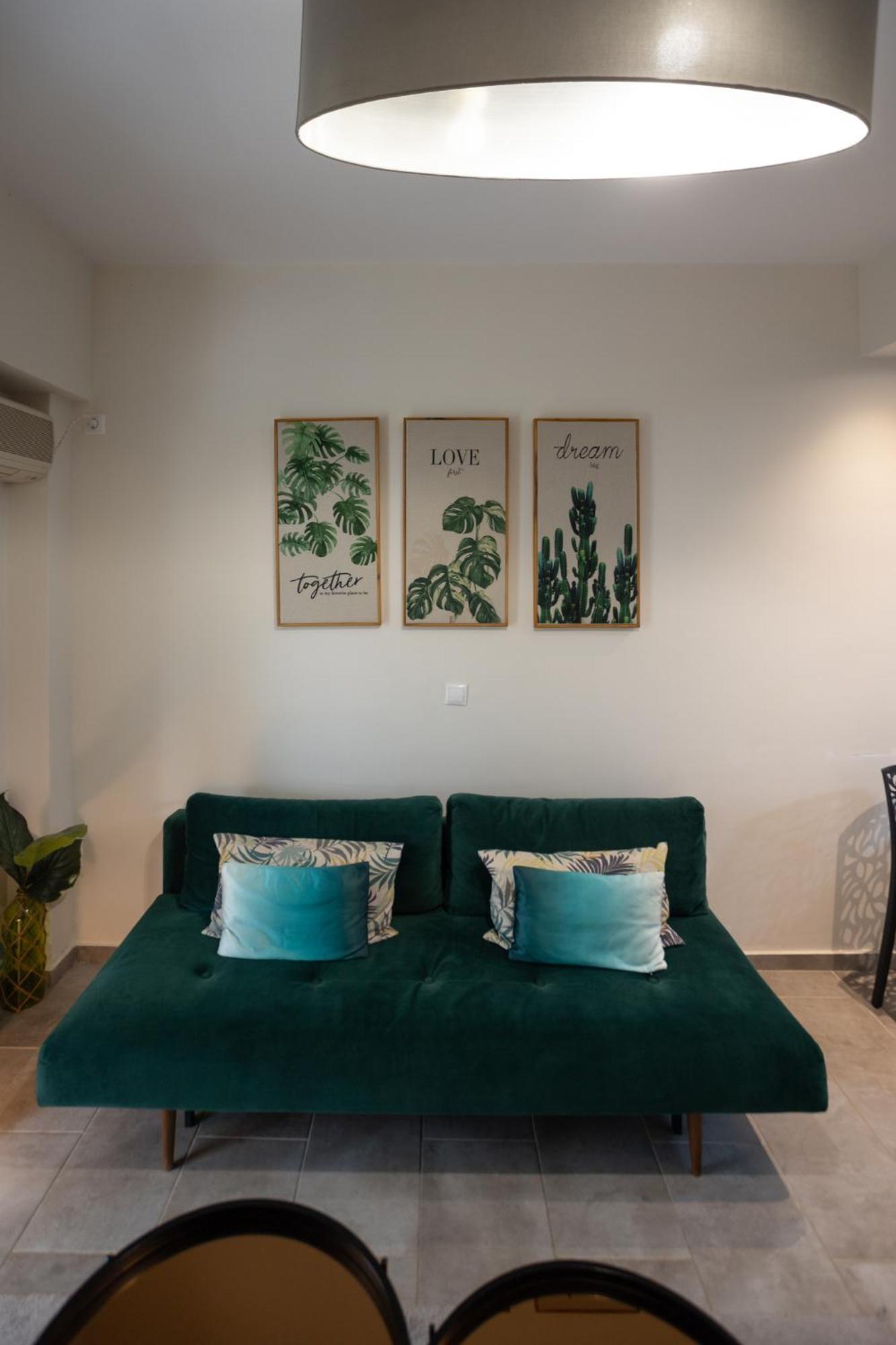 Tropicana Athena Bagian luar foto